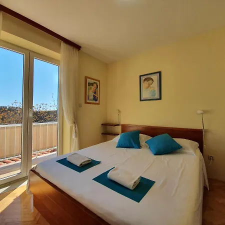 Ana-1 Minute To The Old Apartment